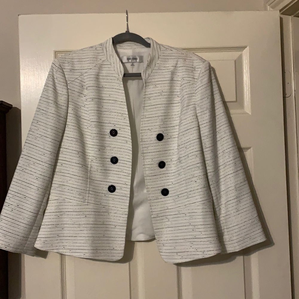 Gorgeous Women’s Black & White Blazer